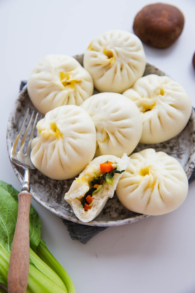 Baozi with Mushroom and Bok Choy – Vegetable Buns