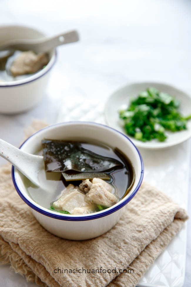 Dried Seaweed and Rib Soup